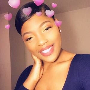 Meet your Posher, Raquel